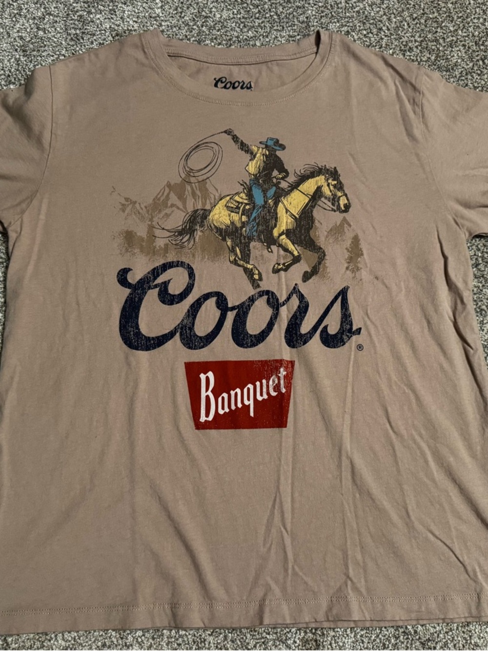 Banquet Women's Short Sleeve Tee in Taupe